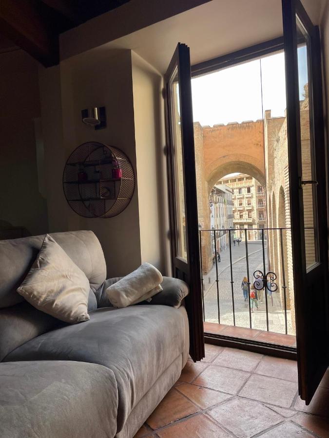 Апартаменты Sleep In Historic Puerta Elvira Гранада Экстерьер фото