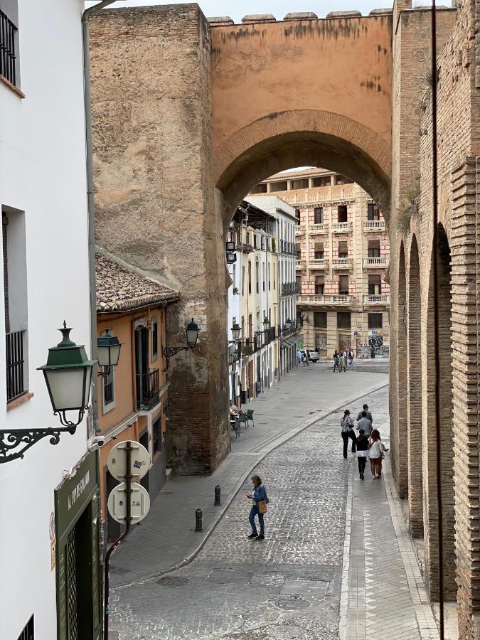 Апартаменты Sleep In Historic Puerta Elvira Гранада Экстерьер фото